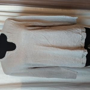 Praza Size L ladies sweater tan/gold in color